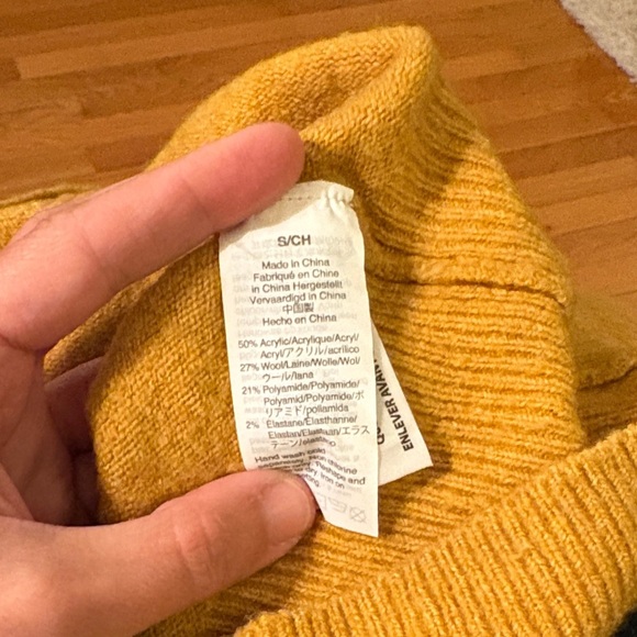 Madewell Yellow V-Neck Sweater - Picture 7 of 7